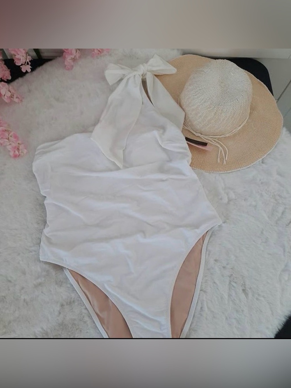 Victoria's Secret White One-Shoulder Bow Swimsuit - Picture 2 of 4